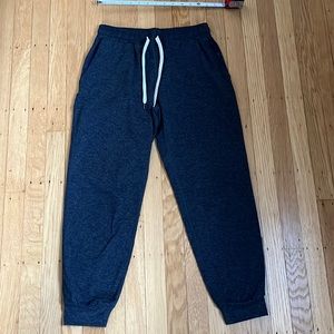 Vuori joggers size small
